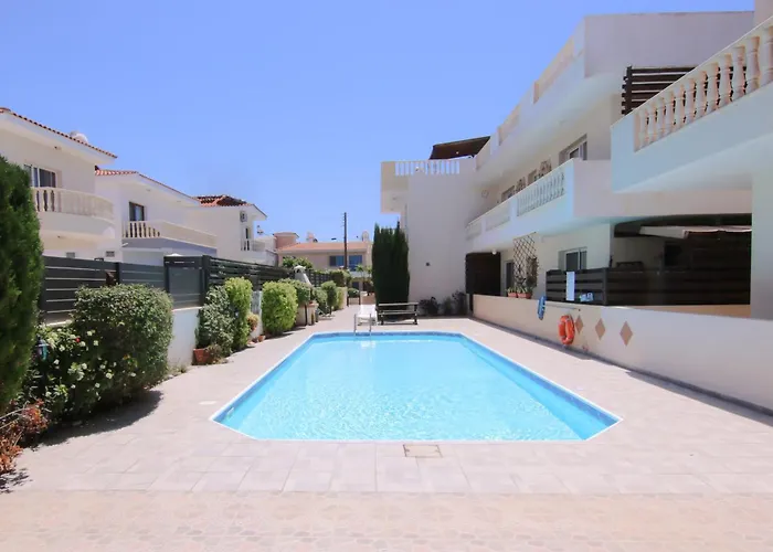 アパート Phaedrus Living: Universal Flat Alina パ フォス