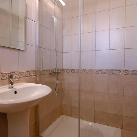 Appartement Phaedrus Living: Universal Flat Alina