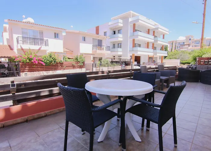 Phaedrus Living: Universal Flat Alina Apartmán